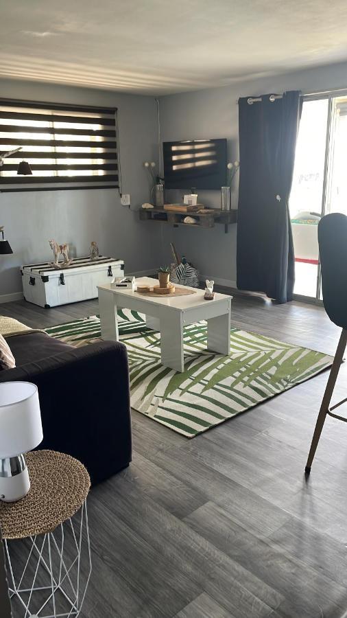 Appartement Vue Mer, Case Pilote Bagian luar foto